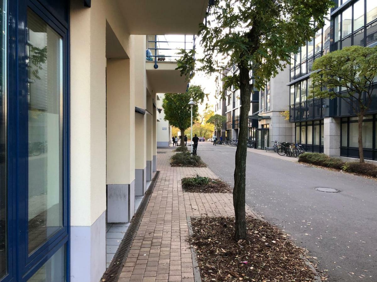 Sonnige Wohnung Im Zentrum Mit Terrasse U Tiefgarage - Netflix & Prime 라이프치히 외부 사진
